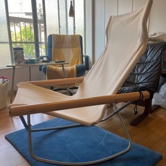 ニーチェアxホワイト　ロッキングタイプ