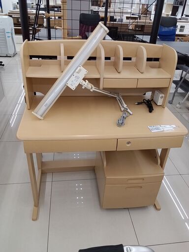 ★ジモティ割あり★  デスク トップバリュ　ブラウン H73.8-152.8×D56×W100 クリーニング済み HJ4308