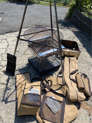 スノーピーク　焚火台　L フルセット　車中泊　キャンプ　ソロキャンプ シングルバーナー　モンベル　　ベルモント　コールマン　スノーピーク　ユニフレーム　チャムス ロゴス　アウトドア　SOTO ゆるキャン　キャンプ用品　使用感あり