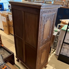 アンティーク　木彫りのチェスト