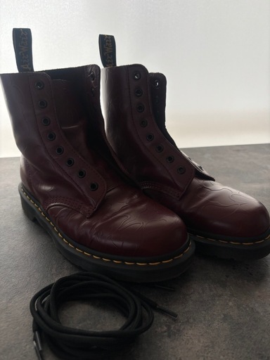 A BATHING APE Dr.Martensコラボ