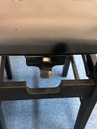 ピアノ椅子 メンテ，再塗装済み、背付き高さ調整可能，不具合なし