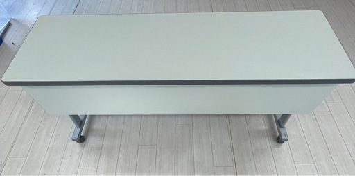 TOYO STEEL 製　ミーティング　会議テーブル　折りたたみテーブル　サイズ　1800×600×700(高さ)