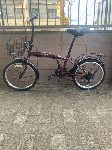 リサイクルショップどりーむ荒田店 No1443 折りたたみ自転車　２０インチ　ギア切り替え付き♪　折りたたみ可能で便利♪　カゴ付き　頑丈なリアキャリア付き♪