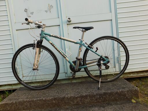 「お話中❣」ビアンキbianchi  cieloスポーツ　フレームサイズ40センチ　タイヤ　ブレーキは問題ないが、デイレーラーの修理が必要