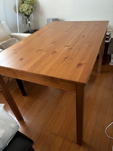 期間限定９月１０日まで　IKEA木製ダイニングテーブル