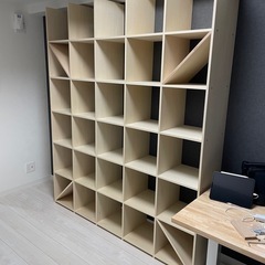 マルゲリータ  壁一面の本棚 