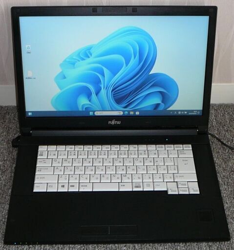 富士通　LIFEBOOK　A746/P