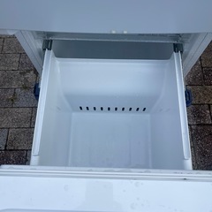 冷蔵庫美品YRZ-F17H1