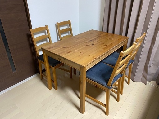 IKEA ダイニングテーブル　4人掛け