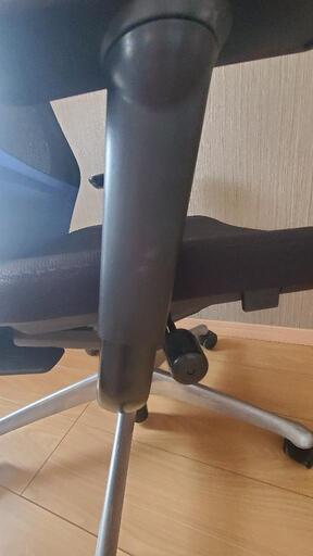 値下げ】【美品】オカムラ フィーゴ ハイバック 青黒 メッシュ可動肘