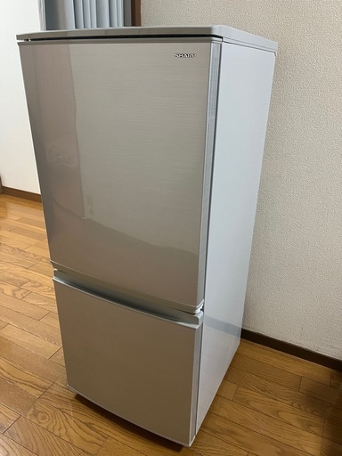 冷蔵庫　SHARP