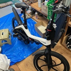 折りたたみ電動アシスト自転車
