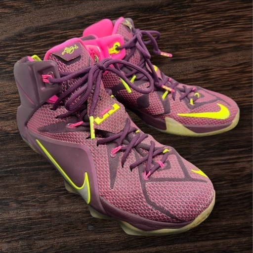 早い者勝ち!!  NIKE  The twelve