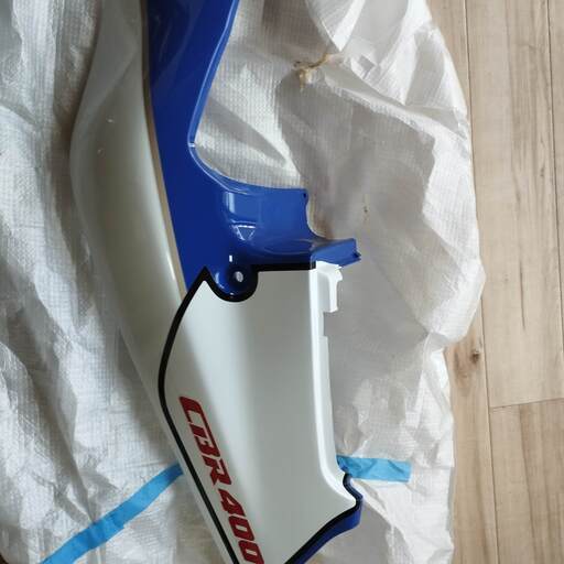 CBR400RR NC23 左サイドカバー シートカウル 純正 未使用品 83700-KY2-7000