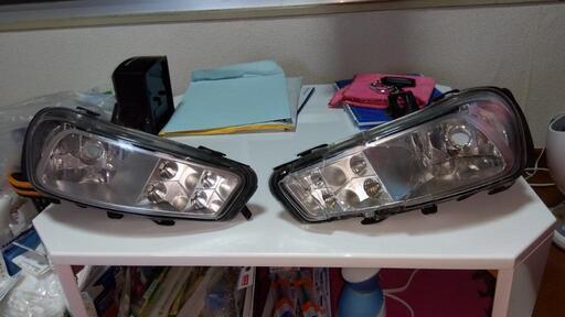 ふそうスーパーグレート17フォグランプ運転席側１個純正品、助手席側１個ジャンク品です。 ふそうスーパーグレート17フォグランプ純正品運転席側1個助手席側1個