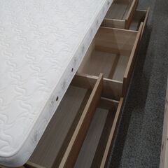 「ジモティー見た」で5％OFF！【セミダブルベッド】セミダブルベッド 収納付き コンセント付き マットレス付き :ブラウン