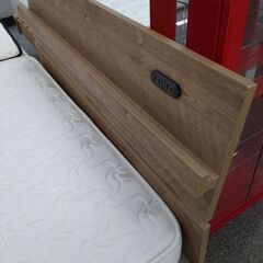 「ジモティー見た」で5％OFF！【セミダブルベッド】セミダブルベッド 収納付き コンセント付き マットレス付き :ブラウン