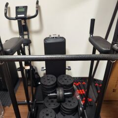 極美品 筋トレグッズマシン・ホームジムセット（ダンベル、ベンチ、マット、懸垂、バイク、腹筋ローラー）