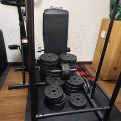 極美品 筋トレグッズマシン・ホームジムセット（ダンベル、ベンチ、マット、懸垂、バイク、腹筋ローラー）