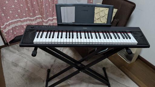 YAMAHAキーボード　６１鍵　スタンド付き