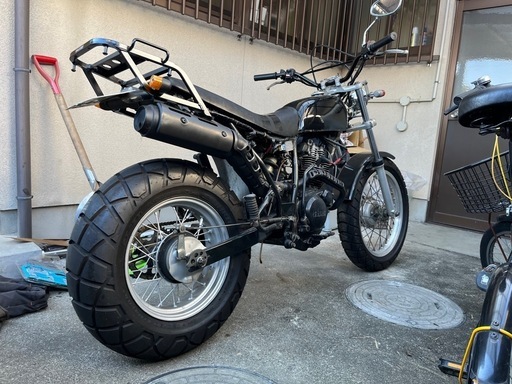 tw200 愛媛　バイク　車体　キャンプ　社外マフラー付き