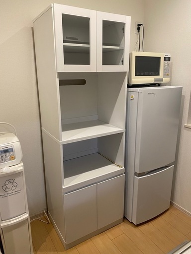 【お譲り先決定しました】キッチンボード 食器棚