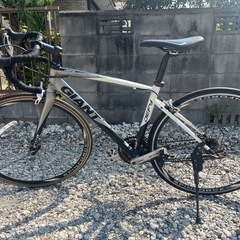 GIANT Defyアルミニウム ロードバイクShimano 引き取り限定 GIANT Defyアルミニウム ロードバイクShimano 引き取り限定