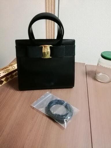 非常に美品。Ferragamo サルヴァトーレフェラガモ ヴァラ 2wayショルダー付き バッグ