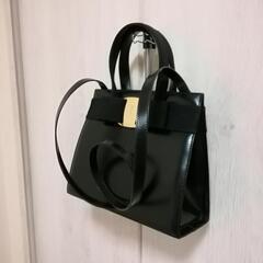 非常に美品。Ferragamo サルヴァトーレフェラガモ ヴァラ...