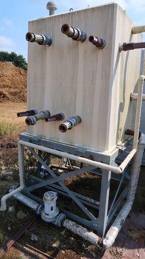 モーター付き1,000L貯水タンク