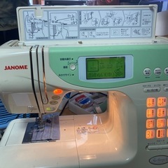 ジャノメ家庭用コンパクトミシン。

