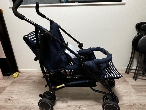値下げしました！日本育児 kinderwagon DUOシティHOPII 二人乗りベビーカー