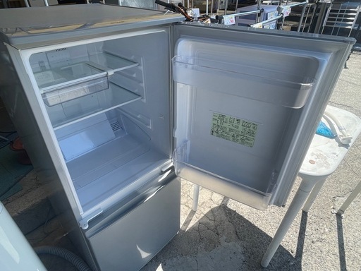 リサイクルサービス八光】2014年製 シャープ 冷蔵庫 （137L・つけかえ
