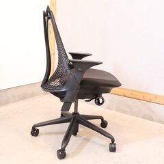 HermanMiller(ハーマンミラー)よりSayl Chair(セイルチェア)です！自然な姿勢を保つようにサポートするサスペンションバックにより、長時間のオフィスワークでも活躍するデスクチェア♪