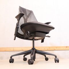 HermanMiller(ハーマンミラー)よりSayl Chair(セイルチェア)です！自然な姿勢を保つようにサポートするサスペンションバックにより、長時間のオフィスワークでも活躍するデスクチェア♪