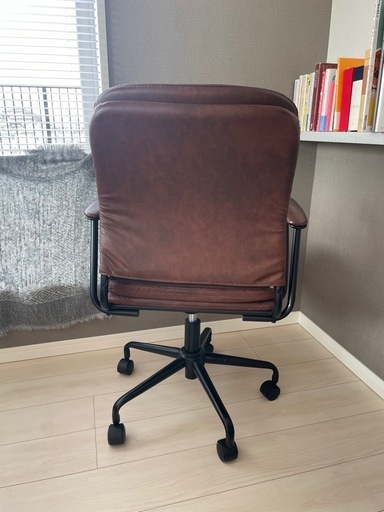 【美品】カリモク デスクチェア エグゼクティブ 本革 ウッド 昇降式 キャスター デスクチェア【美品】 美品】カリモク デスクチェア エグゼクティブ 本