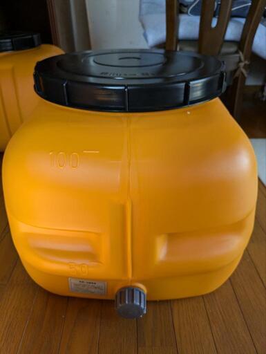 ☆新品・未使用　大型ウォータータンク 水貯蔵/ 200L 　防災