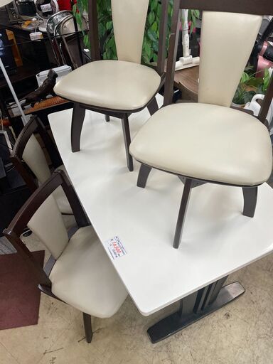 リサイクルショップどりーむ荒田店 No13233 ダイニングテーブルセット　ニトリ　テーブルとイス４脚の計５点セット♪　回転椅子タイプ♪ 電動昇降ダイニングテーブルソファ3点セット(JT341 135 MBR/DL332 DBR