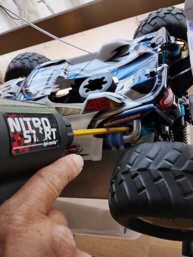 タミヤナイトレージベースのビッグタイヤトラック タミヤナイトレージベースのビッグタイヤトラック 初心者向けラジコン