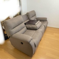 東京都中央区　ニトリ電動　リクライニング　ソファ　ビリーバー3
