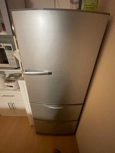 【お取引中】AQUA3ドア冷凍冷蔵庫・AQR-261B