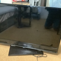 40型？テレビ(ブルーレイ内蔵)