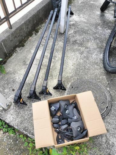 ハイエース　inno　ベースキャリア　4本セット