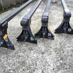 ハイエース　inno　ベースキャリア　4本セット