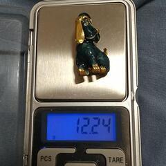 K18刻印入り  犬のホーロー仕上げブローチ K18刻印入り 犬のホーロー仕上げブローチ