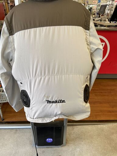 【中古】【動作OK】【店頭引取限定】マキタ MAKITA  充電式ファンジャケット（Lサイズ） ファンユニットセット・バッテリー付  FJ218DZL　7,480円（税込）7753