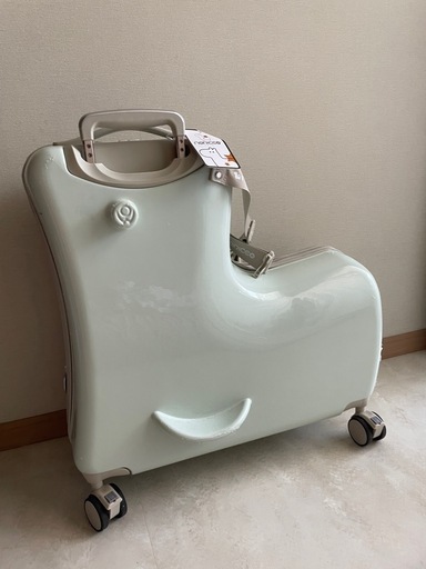 子供が乗れるキャリーケース