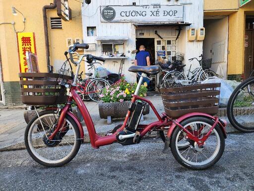 電動自転車　ブリヂストン　3輪車　バッテリー　充電器　付き　３変速　赤　配達可能