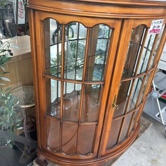 ビクトリアン様式 飾り棚 キュリオケース コレクションケース ゴージャス おしゃれ インテリア